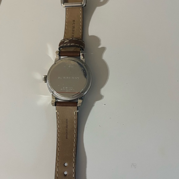 Burberry watch - Picture 4 of 5